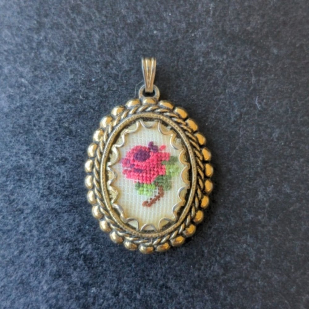 Vintage Victorian style gold tone pendant w hand embroidered rose flower